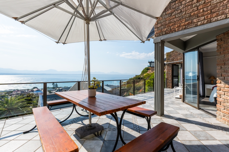 4 Bedroom Property for Sale in Linkside Western Cape